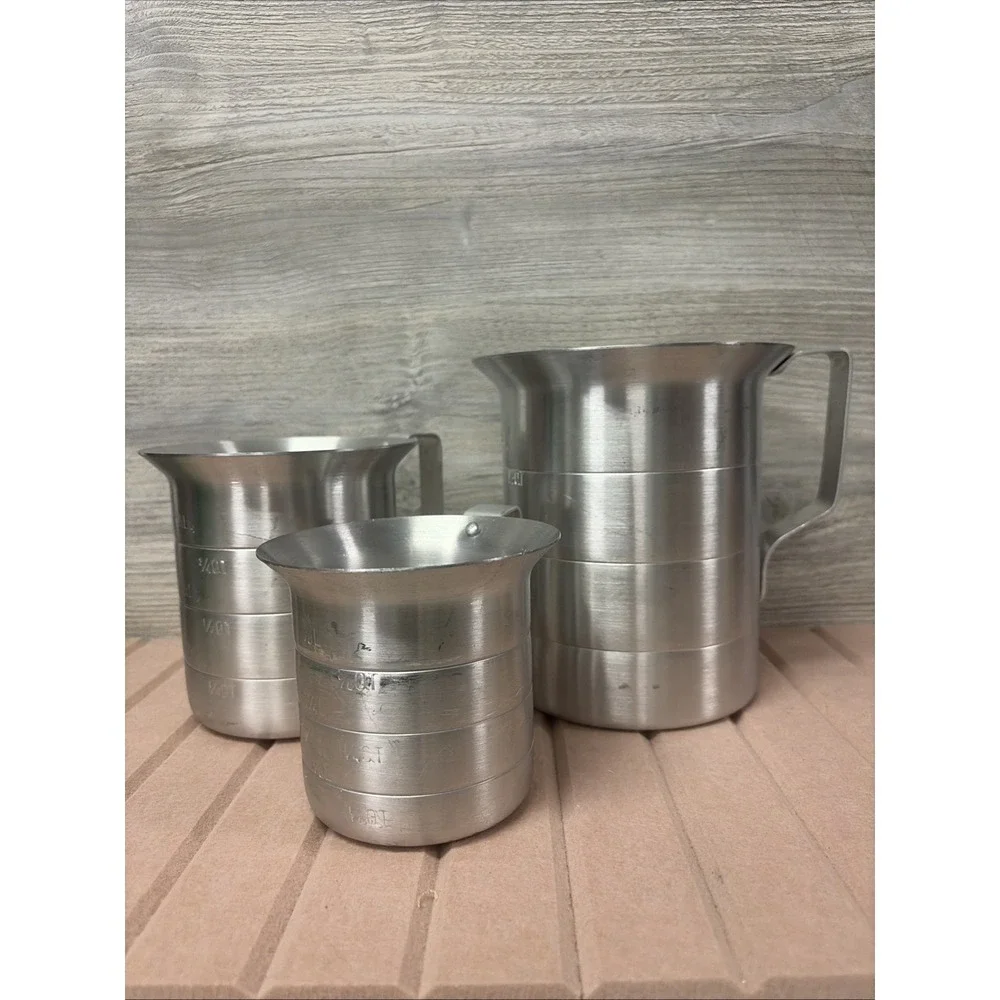 Winco Aluminum Commercial Measuring Cups 2, 1, And 1/2 Quart (C3)